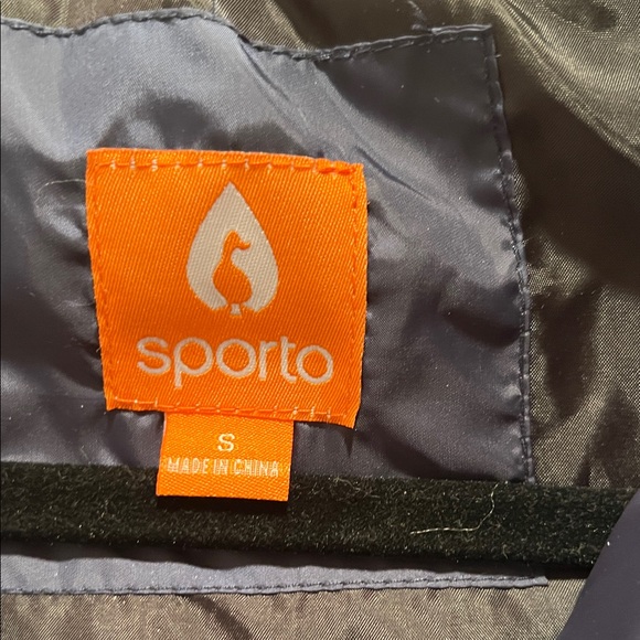 Sporto Navy Quilted woman’s S Coat with Faux Fur Trim the faux fur removable😃 - Picture 11 of 15